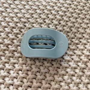 Large flat round hair clip